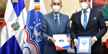 MESCYT y CMI firman convenio para dar becas a estudiantes meritorios