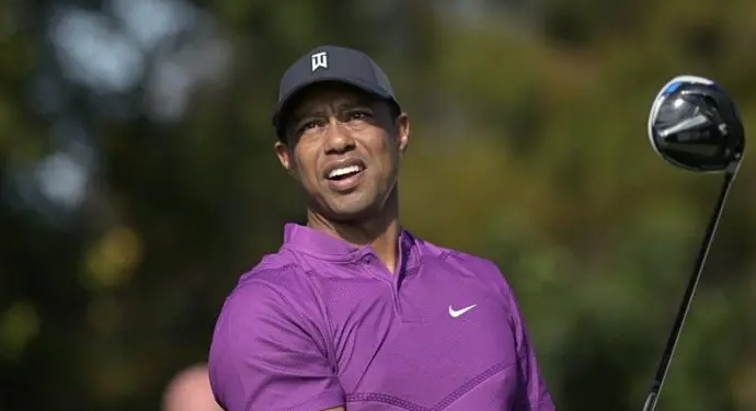 Tiger Woods se somete a una 5ta cirugía de espalda