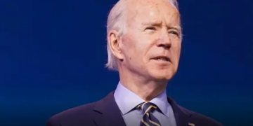 «No hay tiempo que perder», el primer tuit de Biden como presidente