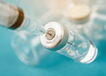 Se entrega jefe de bomberos en EEUU buscado por robo de vacunas anticovid