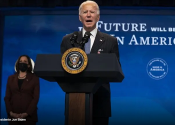 Joe Biden defiende su andanada de decretos presidenciales