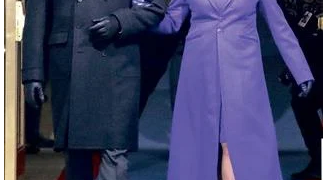 Manos dominicanas en el “look” de Kamala Harris