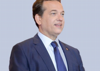 Ito Bisonó dice se espera que combustibles comiencen a bajar a partir de marzo