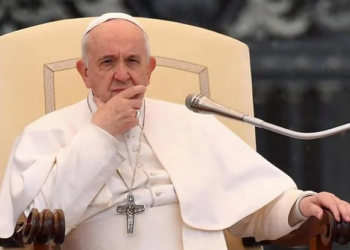 El papa Francisco fue vacunado contra el coronavirus