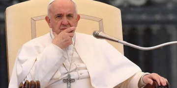 El papa Francisco fue vacunado contra el coronavirus