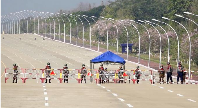 Un golpe militar aborta la frágil transición democrática de Birmania