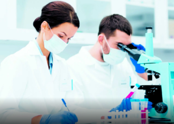 La labor del bioanalista es básica en la detección de enfermedades