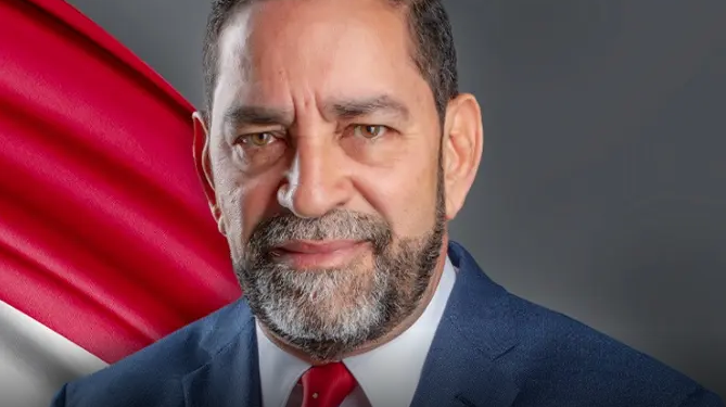 Cónsul en NY, Eligio Jáquez, anuncia rebajas en libreta de pasaporte y otros documentos