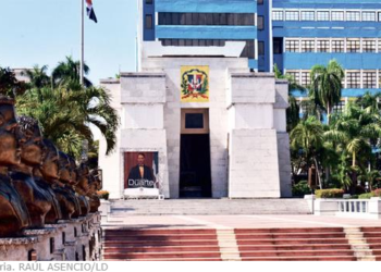 Mes de la Patria: El protocolo en las ofrendas florales a los libertadores