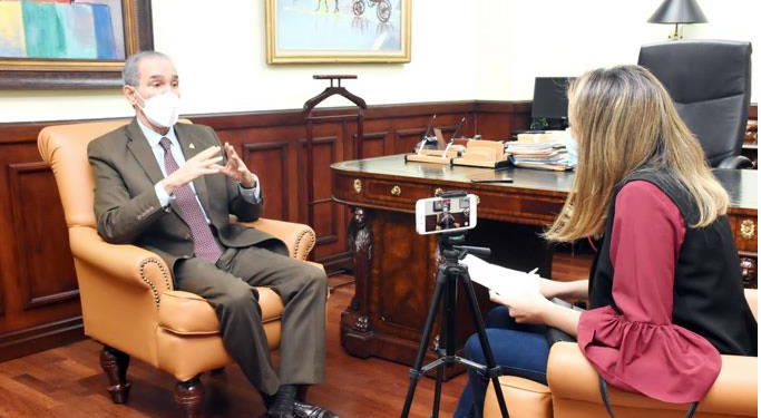 República Dominicana se replantea el futuro de las becas internacionales