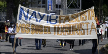 Diputados piden proceso para destituir a Bukele