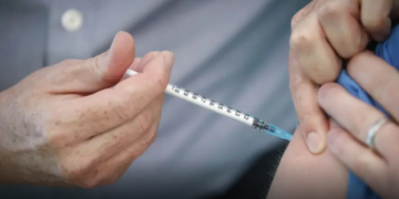 Francia recomienda una sola dosis de vacuna a quienes ya han pasado la covid