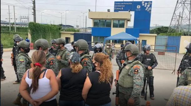 Más de 50 fallecidos en amotinamientos en tres cárceles de Ecuador