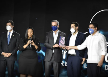 Presidente Abinader encabeza lanzamiento de la plataforma «OneMitur»