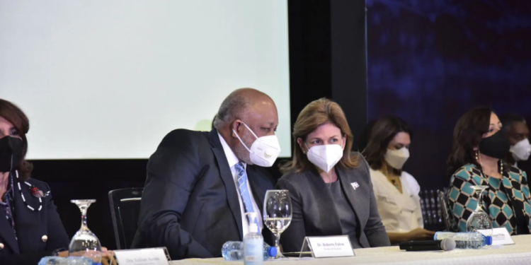 Docencia semipresencial gradual iniciará el 6 de abril; estudiantes serán divididos en grupos