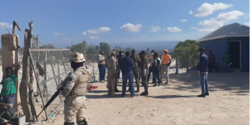 Muro iniciaría por la frontera de Pedernales