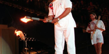 Casi 100 años de encender la llama olímpica