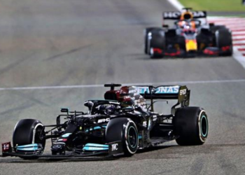 Lewis Hamilton conquista el Gran Premio de Baréin en la Fórmula Uno