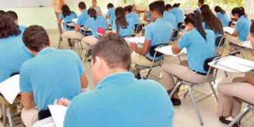 Escuelas recobran vida mañana al iniciar la clase semipresencial