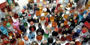 Economista afirma alta carga tributaria incentiva mercado ilícito de bebidas alcohólicas