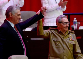 Raúl Castro se va, pero seguirá presente en decisiones estratégicas en Cuba