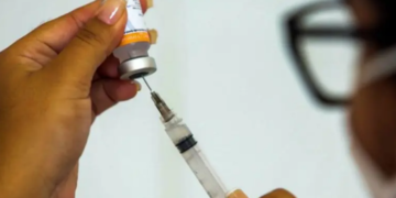 Vacuna contra la covid-19: los riesgos de no ponerse la segunda dosis