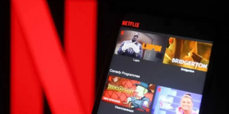 Por qué las acciones de Netflix se desplomaron en bolsa