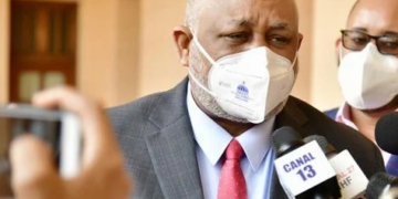 Colegios serán sancionados si imparten docencia presencial sin autorización