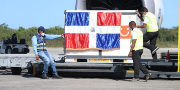 Avión con dos millones de vacunas salió de China hacia RD