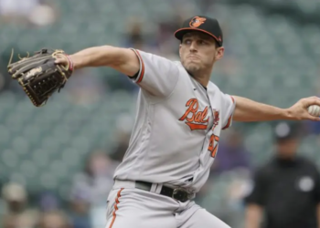 John Means lanza juego sin hit; Orioles arrollan en Seattle