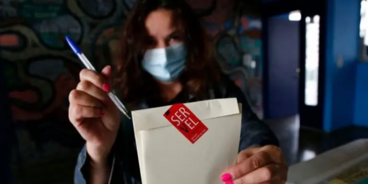 Chile: candidatos independientes y la oposición dominan asamblea que redactará nueva Constitución