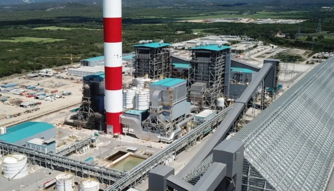 Energía y Minas asegura Punta Catalina opera normal y con bajas emisiones