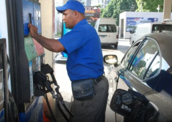 Congelan precios de todos los combustibles