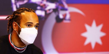 Hamilton y Mercedes buscarán reaccionar en el Gran Premio de Azerbaiyán