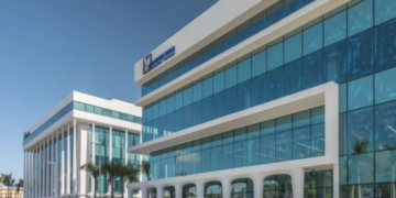 Calificadora Feller Rate asigna a APAP perspectivas positivas de A+