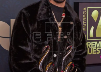 Anuel AA compra el equipo puertorriqueño de baloncesto Capitanes de Arecibo