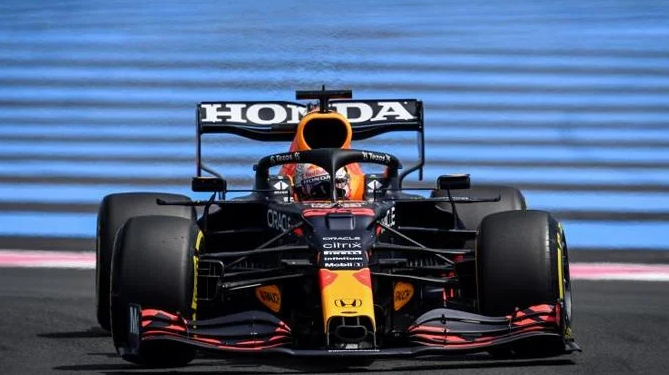 Verstappen marca el ritmo en la segunda sesión de libres