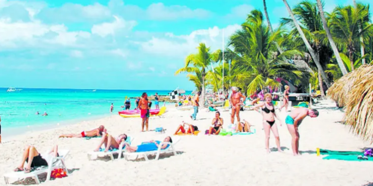 El país recibió 200 mil turistas en junio