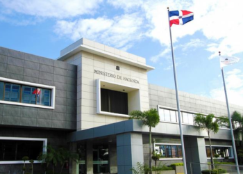 Hacienda presenta propuesta de modificación del Presupuesto Nacional al Congreso