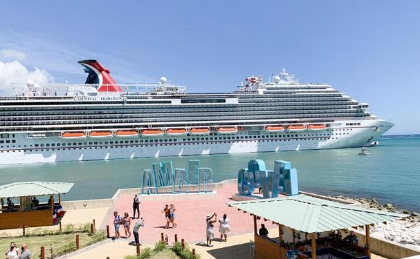 El turismo de cruceros reabre con 2,500 viajeros