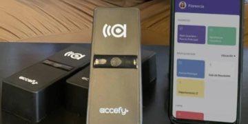 Puertas abiertas desde el móvil