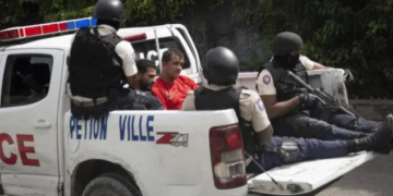 FBI y DNI de Colombia investigan asesinato den Moïses