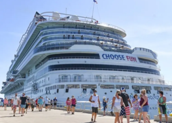 El 60% de las ganancias del turismo se reinvierte en RD