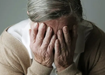 Edad y antecedentes familiares, lo que hay que “oír” en Alzhéimer