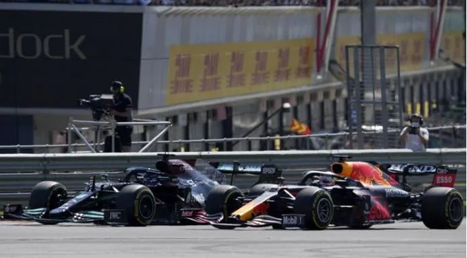 La rivalidad entre Hamilton y Verstappen está al rojo vivo en la Fórmula Uno