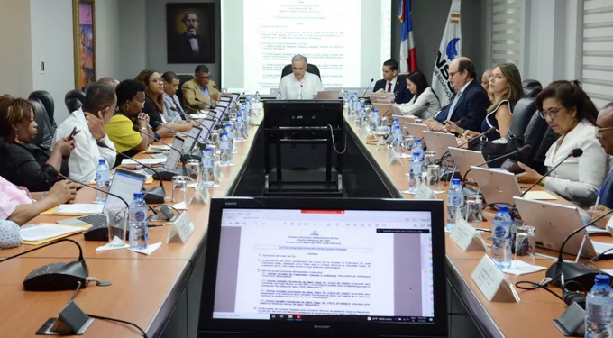 CNSS pone frente al cobro de depósitos en las clínicas