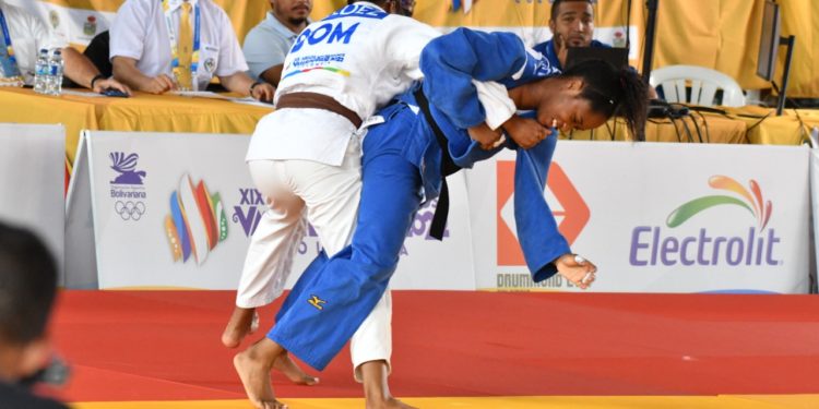 Oro de Pamela Rodríguez comanda cosecha de tres medallas para karate