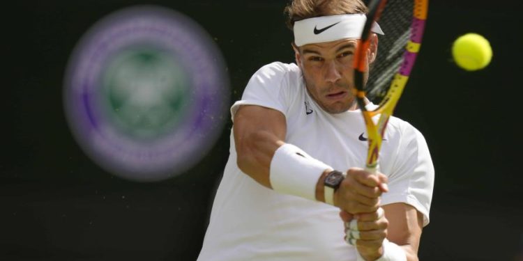 Nadal y Swiatek avanzan a tercera ronda en Wimbledon