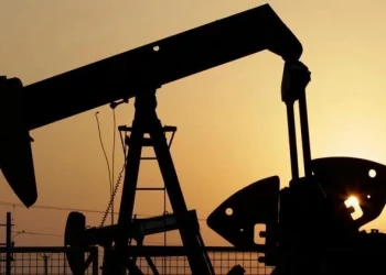 El precio del barril de petróleo se hunde por el temor a la recesión
