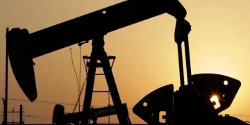 El precio del barril de petróleo se hunde por el temor a la recesión